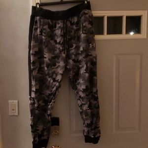 Under Armor Joggers, Dark Winter Camp XXL